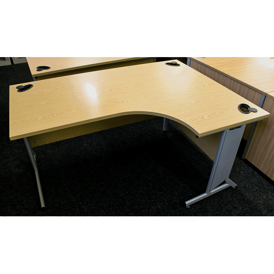 Used 1600 J Shape Desk Oak